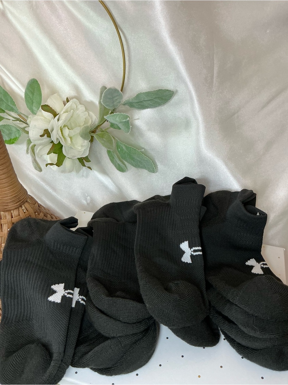 NWOT Under Armour Black Low-Cut Athletic Socks -6 Pair Medium